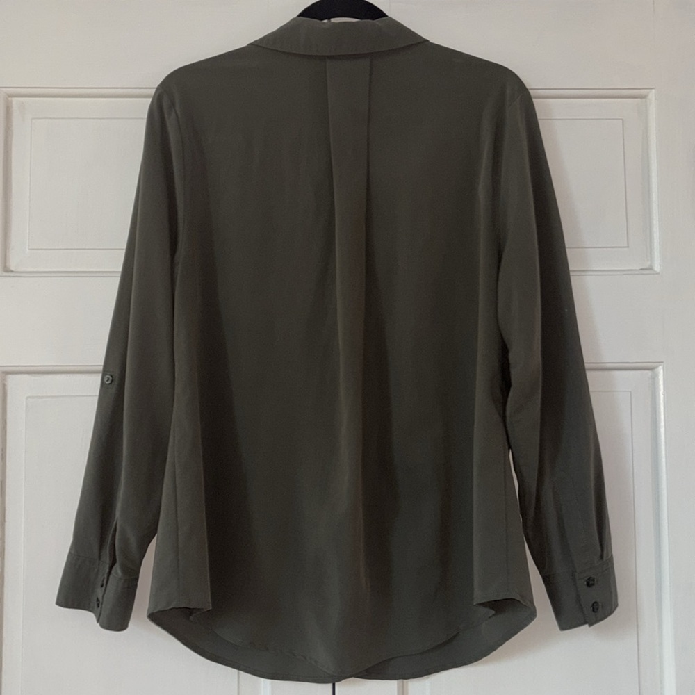 Chico’s Size 2 Olive Solid Hidden Button Down‎ Ut… - image 8